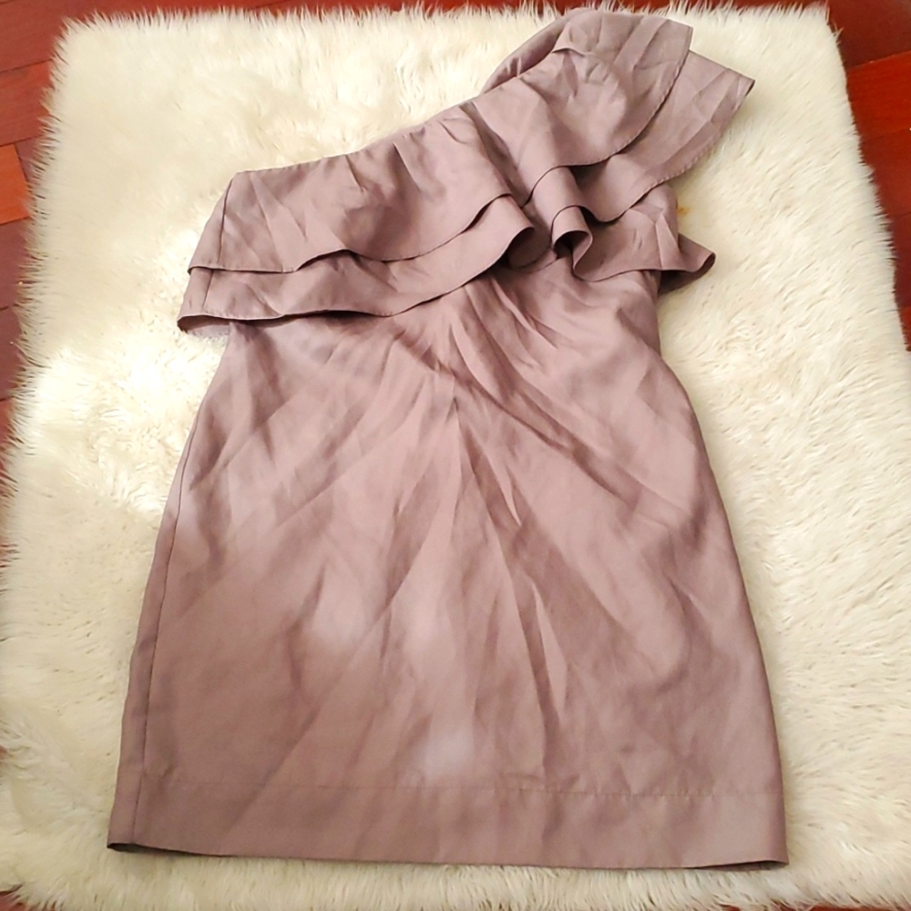 One shoulder dress